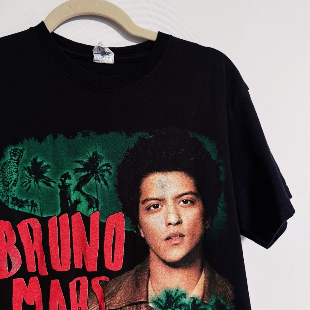 Bruno Mars - The Moonshine Jungle Tour 2013 Graphic Tee - Picture 3 of 4